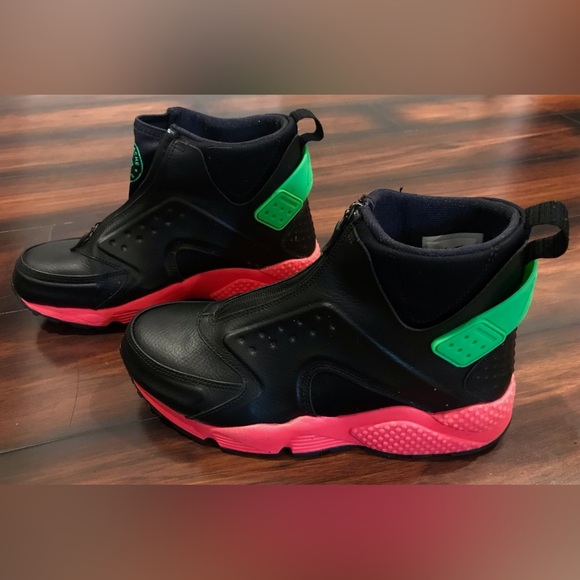 NWOT Nike Air Huarache Black & Neon Accented Zip-Up Textured Sneakers - 8.5 - Picture 4 of 13